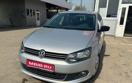 Volkswagen Polo VI (EU Market), 2014 год, 870 000 рублей, 1 фотография