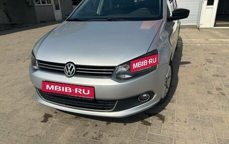 Volkswagen Polo VI (EU Market), 2014 год, 870 000 рублей, 2 фотография