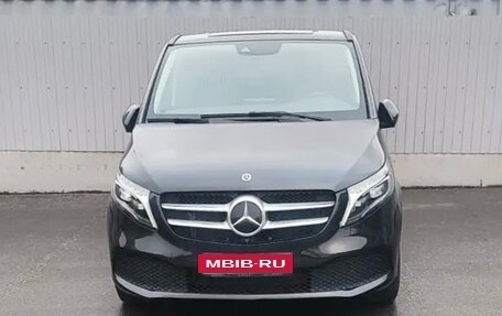 Mercedes-Benz V-Класс, 2018 год, 3 000 000 рублей, 1 фотография