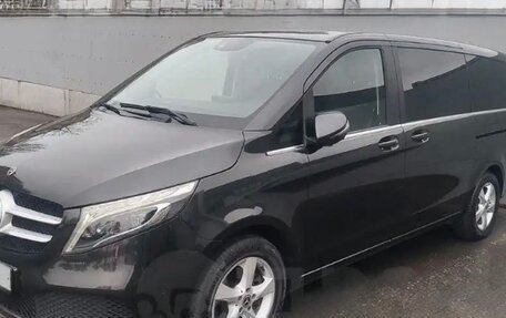 Mercedes-Benz V-Класс, 2018 год, 3 000 000 рублей, 2 фотография