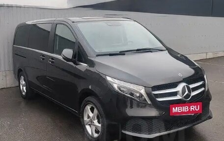 Mercedes-Benz V-Класс, 2018 год, 3 000 000 рублей, 3 фотография