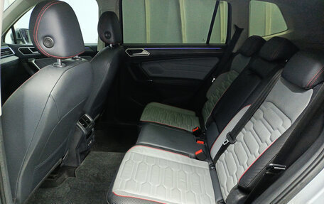 Volkswagen Tiguan II, 2021 год, 4 190 000 рублей, 15 фотография