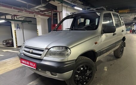 Chevrolet Niva I рестайлинг, 2004 год, 275 000 рублей, 1 фотография