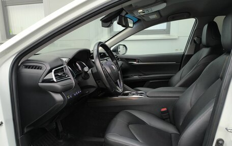 Toyota Camry, 2021 год, 3 570 000 рублей, 7 фотография