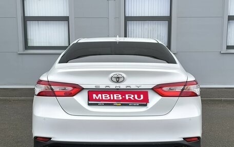 Toyota Camry, 2021 год, 3 570 000 рублей, 5 фотография