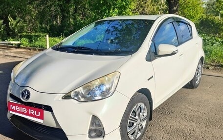 Toyota Aqua I, 2012 год, 875 000 рублей, 2 фотография