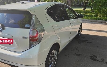 Toyota Aqua I, 2012 год, 875 000 рублей, 4 фотография