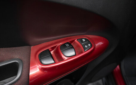 Nissan Juke II, 2011 год, 920 000 рублей, 17 фотография