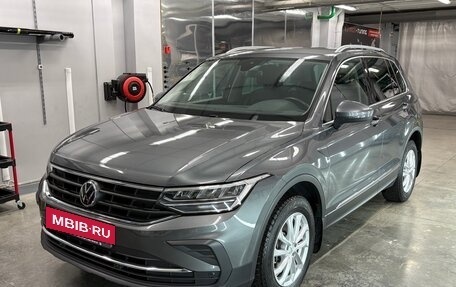 Volkswagen Tiguan II, 2021 год, 4 100 000 рублей, 2 фотография