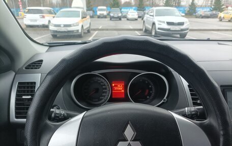 Mitsubishi Outlander III рестайлинг 3, 2008 год, 950 000 рублей, 28 фотография