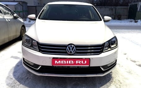 Volkswagen Passat B7, 2012 год, 999 000 рублей, 3 фотография