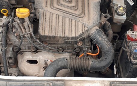 Renault Logan II, 2017 год, 650 000 рублей, 7 фотография