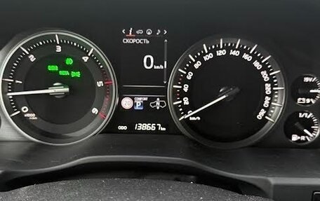 Toyota Land Cruiser 200, 2019 год, 8 500 000 рублей, 8 фотография