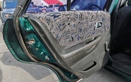 Mazda 323, 2000 год, 200 000 рублей, 26 фотография