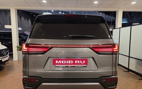 Lexus LX, 2022 год, 17 600 000 рублей, 3 фотография