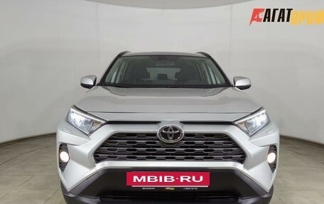 Toyota RAV4, 2020 год, 2 990 000 рублей, 2 фотография