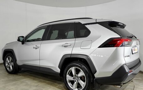 Toyota RAV4, 2020 год, 2 990 000 рублей, 7 фотография