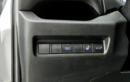 Toyota RAV4, 2020 год, 2 990 000 рублей, 15 фотография