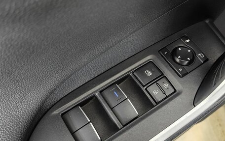 Toyota RAV4, 2020 год, 2 990 000 рублей, 16 фотография