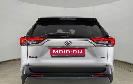 Toyota RAV4, 2020 год, 2 990 000 рублей, 6 фотография
