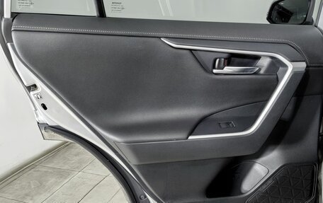 Toyota RAV4, 2020 год, 2 990 000 рублей, 19 фотография