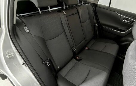 Toyota RAV4, 2020 год, 2 990 000 рублей, 27 фотография