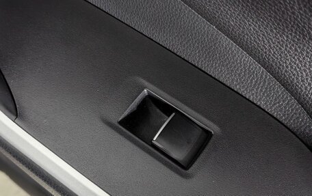 Toyota RAV4, 2020 год, 2 990 000 рублей, 20 фотография