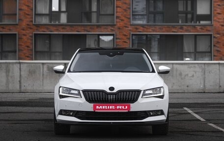 Skoda Superb III рестайлинг, 2016 год, 2 100 000 рублей, 2 фотография