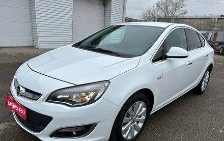 Opel Astra J, 2014 год, 615 000 рублей, 1 фотография