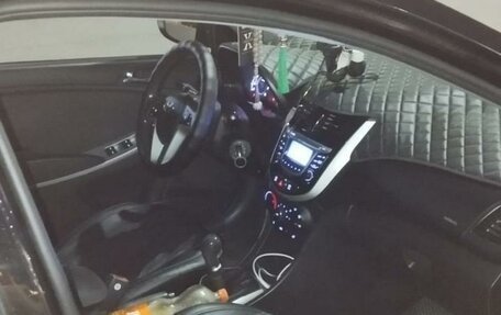 Hyundai Solaris II рестайлинг, 2014 год, 550 000 рублей, 2 фотография