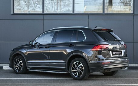 Volkswagen Tiguan II, 2018 год, 1 889 000 рублей, 2 фотография