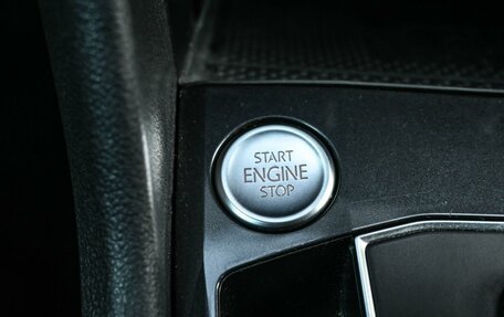 Volkswagen Tiguan II, 2018 год, 1 889 000 рублей, 12 фотография