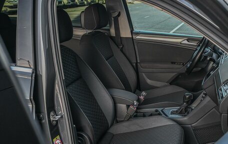 Volkswagen Tiguan II, 2018 год, 1 889 000 рублей, 8 фотография