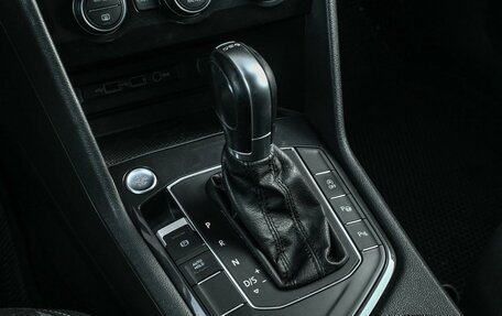 Volkswagen Tiguan II, 2018 год, 1 889 000 рублей, 20 фотография