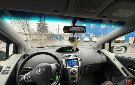 Toyota Yaris III рестайлинг, 2007 год, 650 000 рублей, 5 фотография