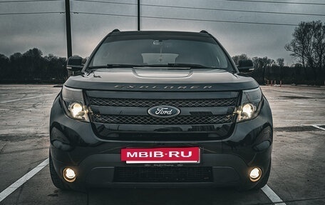 Ford Explorer VI, 2013 год, 2 000 000 рублей, 2 фотография