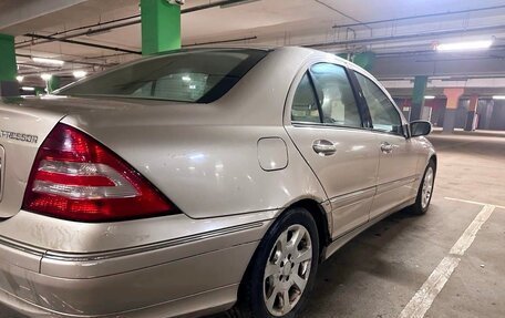 Mercedes-Benz C-Класс, 2004 год, 520 000 рублей, 4 фотография
