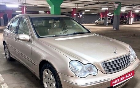 Mercedes-Benz C-Класс, 2004 год, 520 000 рублей, 2 фотография