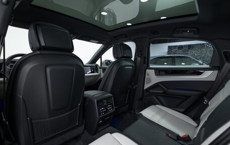 Porsche Cayenne III, 2025 год, 18 990 000 рублей, 24 фотография