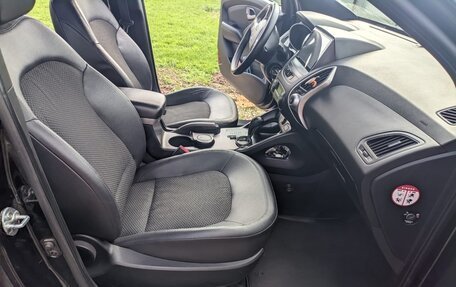 Hyundai ix35 I рестайлинг, 2013 год, 1 000 000 рублей, 9 фотография