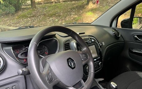 Renault Kaptur I рестайлинг, 2019 год, 1 600 000 рублей, 6 фотография