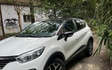 Renault Kaptur I рестайлинг, 2019 год, 1 600 000 рублей, 3 фотография