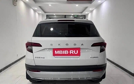 Skoda Karoq I, 2022 год, 1 735 000 рублей, 4 фотография