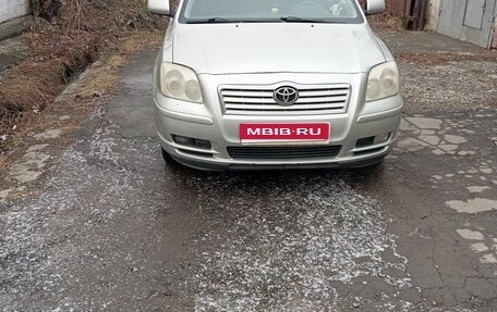 Toyota Avensis III рестайлинг, 2005 год, 605 000 рублей, 1 фотография