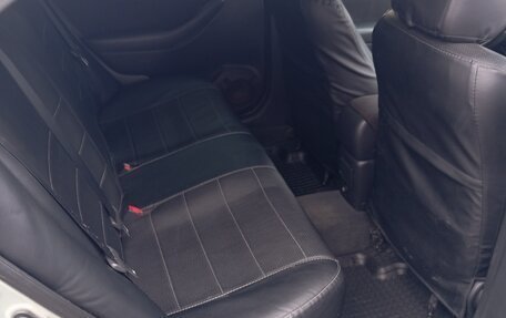 Toyota Avensis III рестайлинг, 2005 год, 605 000 рублей, 5 фотография