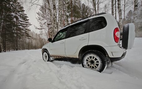 Chevrolet Niva I рестайлинг, 2015 год, 705 000 рублей, 8 фотография