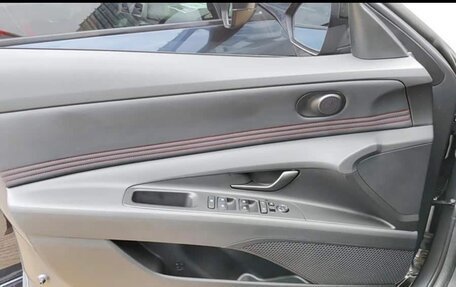 Hyundai Elantra, 2023 год, 2 500 000 рублей, 16 фотография