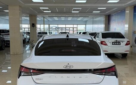 Hyundai Elantra, 2022 год, 1 550 000 рублей, 5 фотография