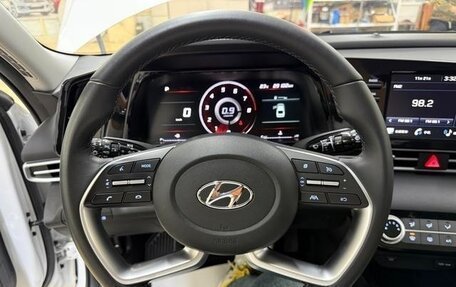 Hyundai Elantra, 2022 год, 1 550 000 рублей, 9 фотография