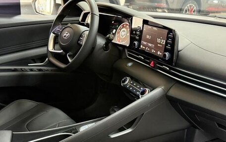 Hyundai Elantra, 2022 год, 1 550 000 рублей, 10 фотография